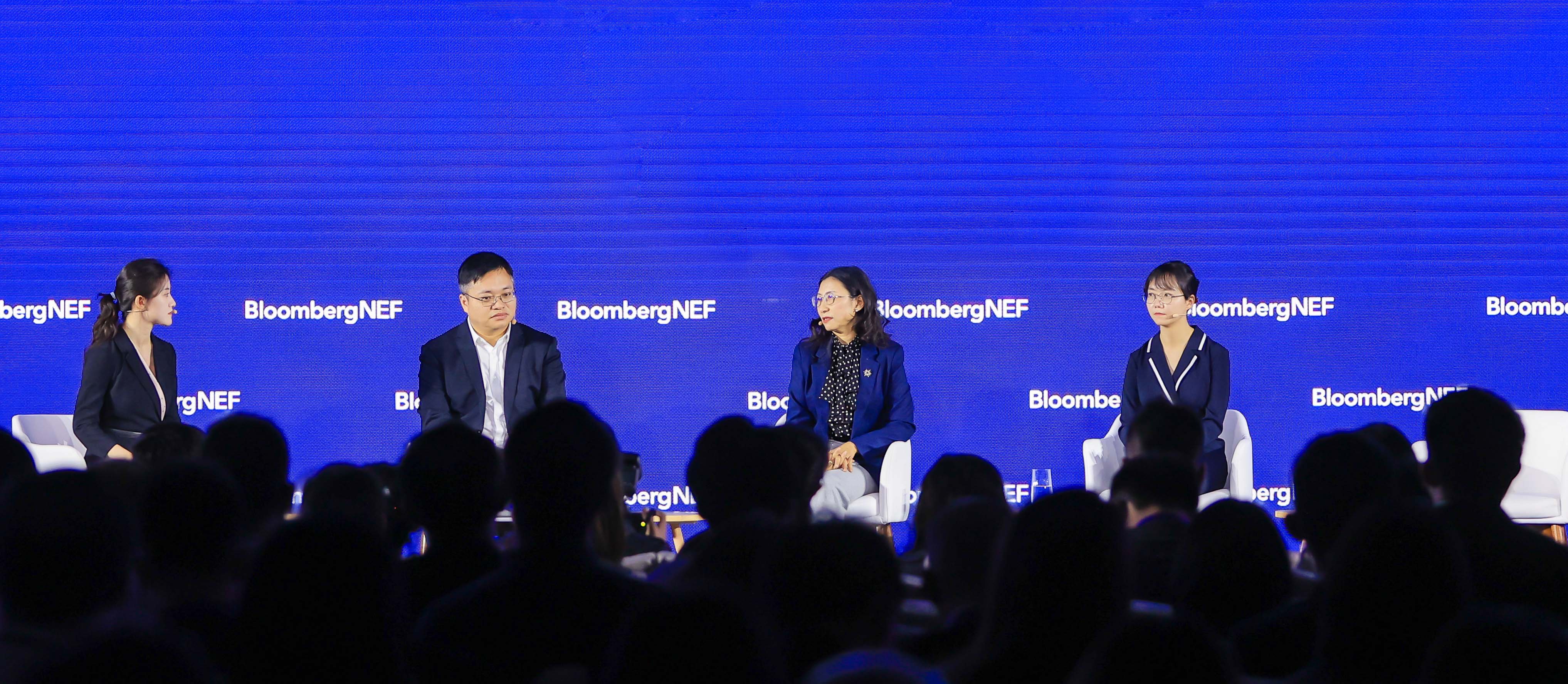 龙八国际股份受邀出席BNEF上海峰会：在全球能源转型中扮演更重要的角色